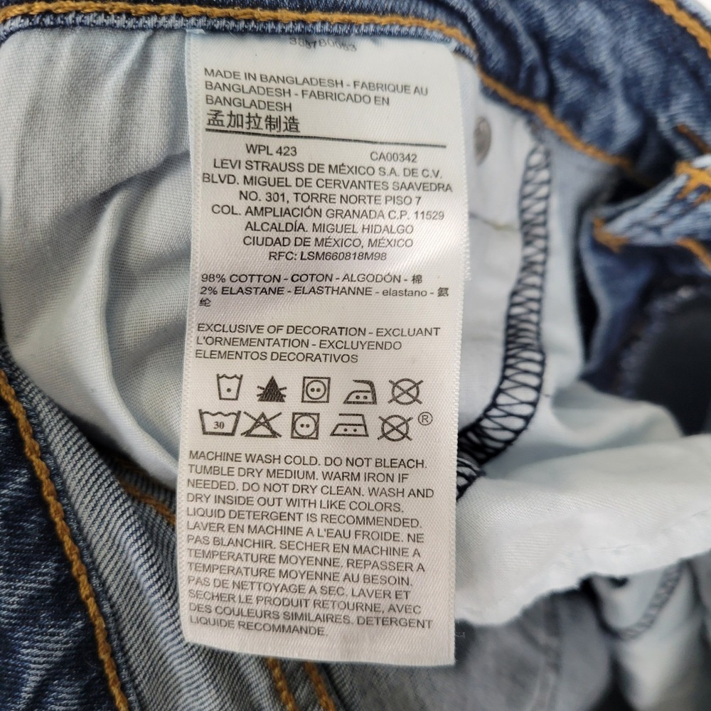 DENIZEN from Levi's Mom Jean Distressed Medium Wash Blue Denim Size 31 x 25 - Picture 10 of 11
